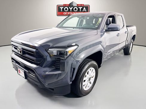 Certified 2025 Toyota Tacoma 2WD Double Cab image 3