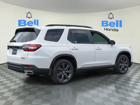 New 2025 Honda Pilot Sport image 3