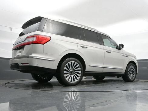 Used 2019 Lincoln Navigator Reserve AWD/4WD image 42