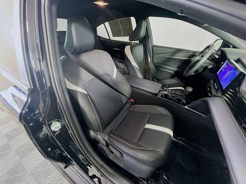 Used 2025 Toyota Camry SE image 29