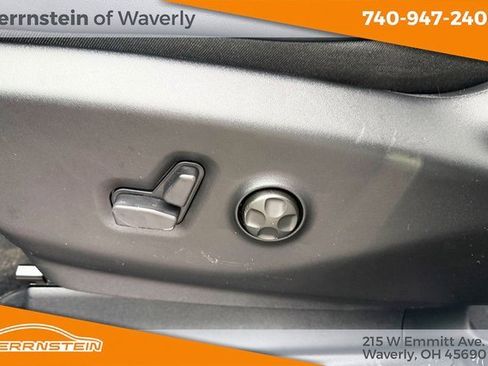 New 2026 Chrysler Pacifica Select image 16