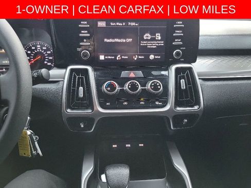 Used 2022 Kia Sorento LX FWD image 16