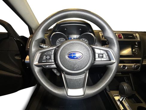Used 2019 Subaru Outback 2.5i AWD/4WD image 12