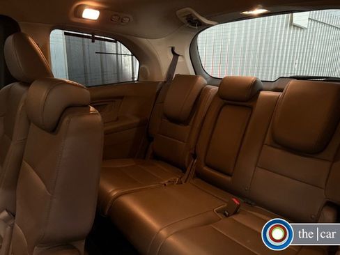 Used 2015 Honda Odyssey Touring Elite image 18