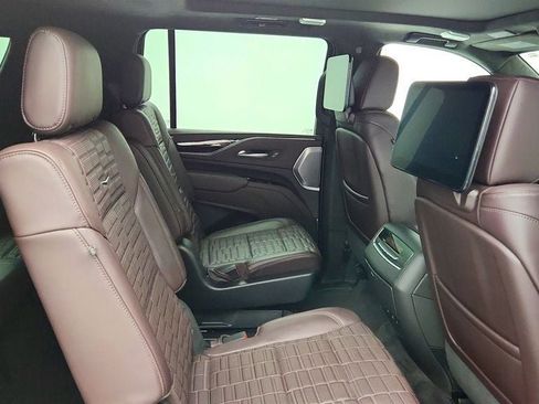 Used 2023 Cadillac Escalade ESV Premium Luxury Platinum w/ LPO, Radiant Package AWD/4WD image 25