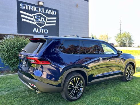 Used 2025 Toyota Grand Highlander AWD Hybrid image 7