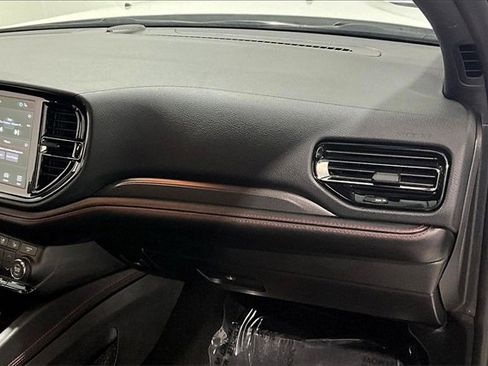 Used 2025 Dodge Durango R/T image 28