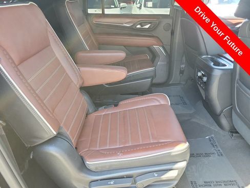Used 2023 GMC Yukon XL Denali Ultimate AWD/4WD image 22