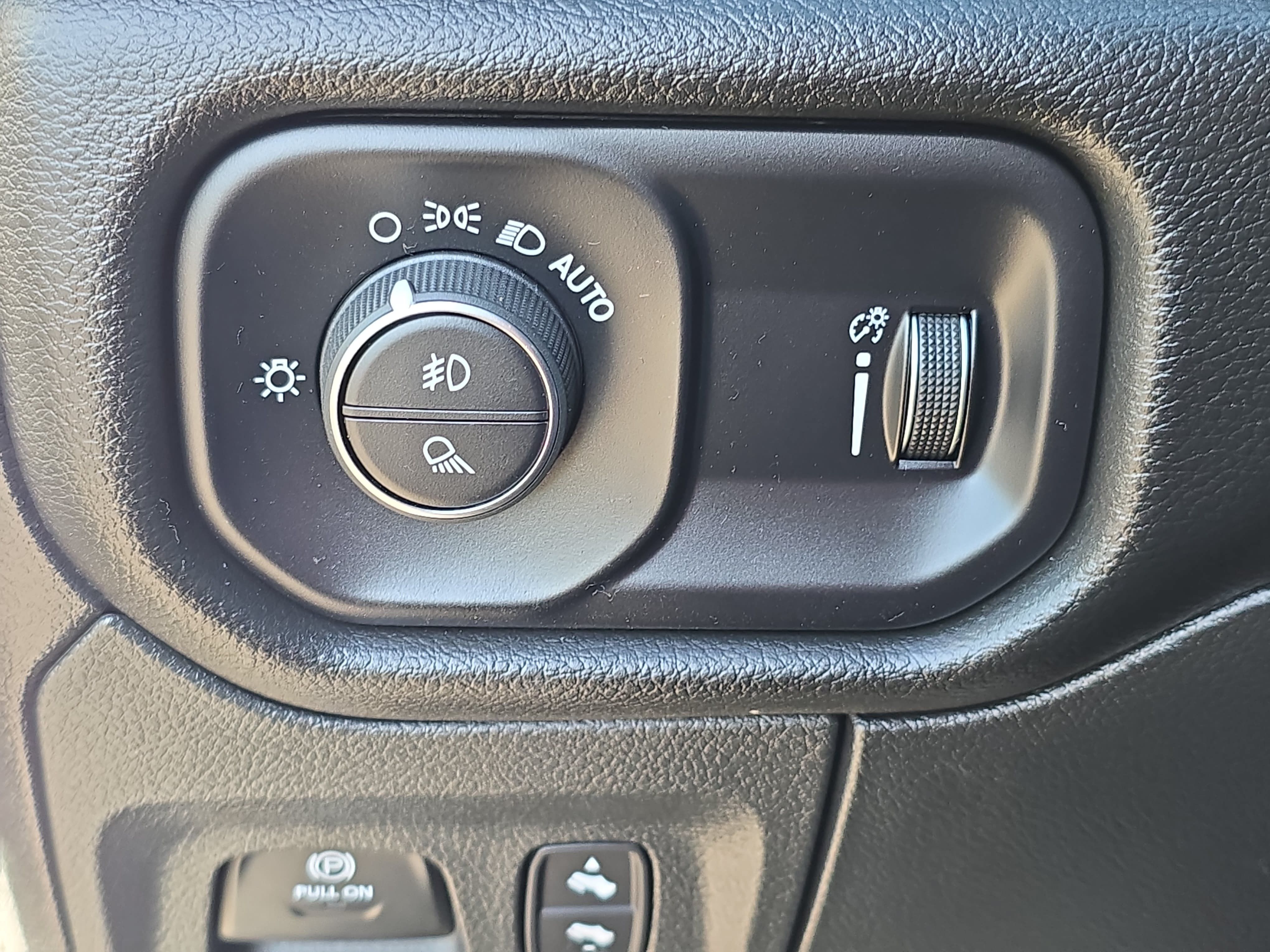 Used 2023 RAM 1500 Big Horn AWD/4WD image 25