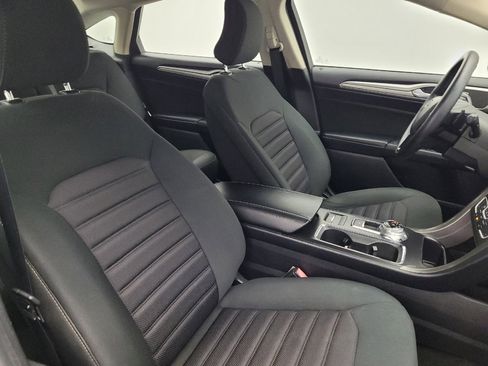Used 2019 Ford Fusion SE image 21