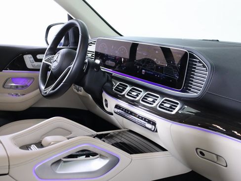 Used 2025 Mercedes-Benz GLS 450 4MATIC image 62