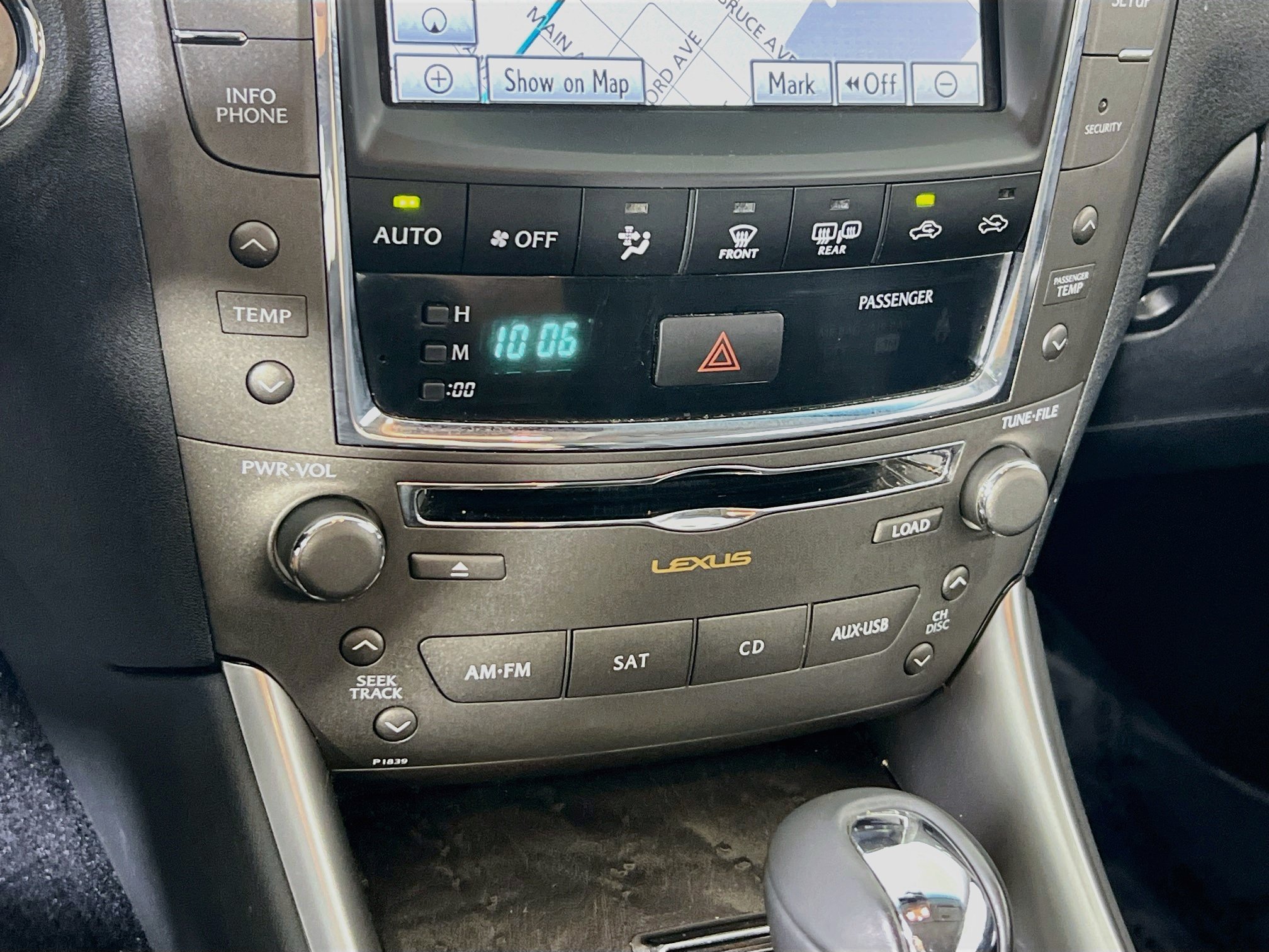 Used 2010 Lexus IS 250C w/ Luxury Pkg RWD image 16