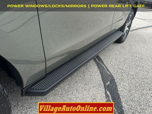 Used 2024 Ford Expedition XLT AWD/4WD image 8