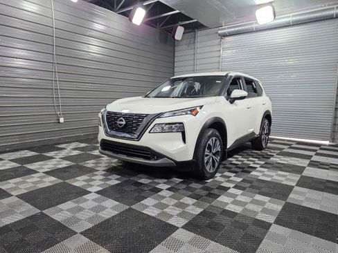 Used 2022 Nissan Rogue SV image 40