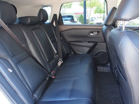 Used 2023 Nissan Rogue SV FWD image 13