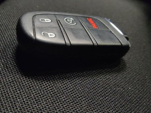Used 2022 Jeep Renegade Latitude AWD/4WD image 32