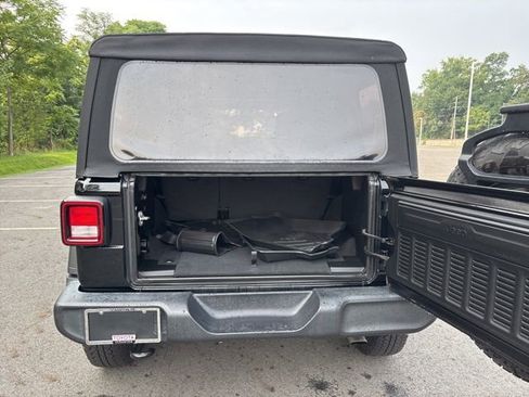 Used 2021 Jeep Wrangler Unlimited Sport image 18