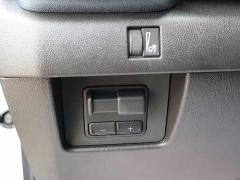 New 2025 GMC Canyon Elevation w/ Convenience Package image 13