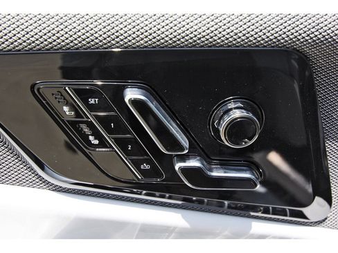 New 2027 Cadillac Optiq Luxury AWD/4WD image 22