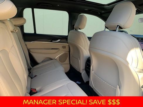 New 2025 Jeep Grand Cherokee Limited w/ Black Appearance Package image 35