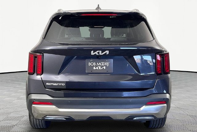 Certified 2026 Kia Sorento EX FWD image 5