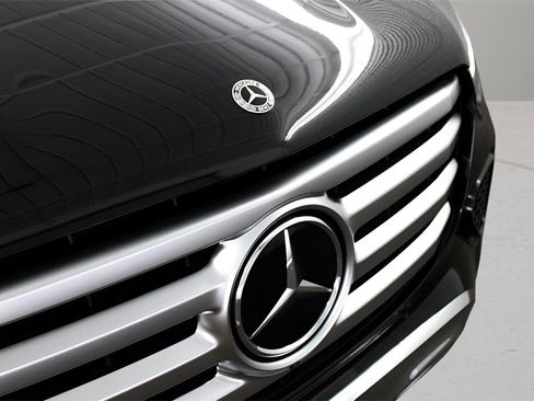 Used 2025 Mercedes-Benz GLS 450 4MATIC image 31