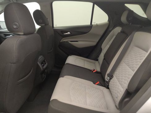 Used 2019 Chevrolet Equinox LS w/ LS Convenience Package FWD image 18