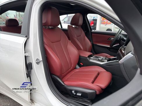 Used 2023 BMW 330i xDrive 330i xDrive w/ Premium Package image 10