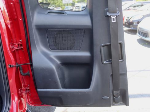 Used 2016 Toyota Tacoma TRD Sport AWD/4WD image 35