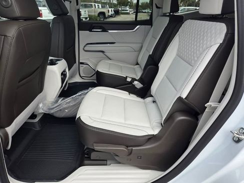 New 2026 GMC Acadia Denali w/ Super Cruise Package FWD image 6