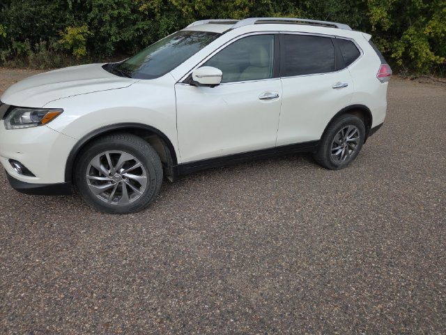 Used 2015 Nissan Rogue SL w/ SL Premium Package AWD/4WD image 2