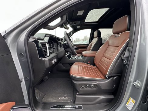 Used 2025 GMC Sierra 3500 Denali Ultimate image 12