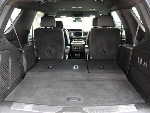 Used 2023 GMC Yukon Denali AWD/4WD image 12