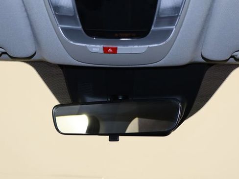 Used 2025 Kia Sorento LX FWD image 24