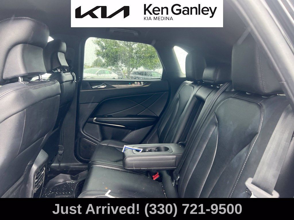Used 2017 Lincoln MKC Premiere FWD image 10