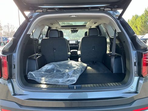 Certified 2025 Kia Sorento EX w/ EX Panoramic Sunroof Package image 25