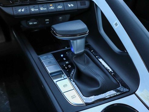 New 2025 Hyundai Elantra Limited image 27