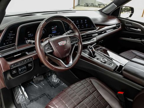 Used 2021 Cadillac Escalade Sport Platinum w/ Heavy-Duty Trailer Package AWD/4WD image 3