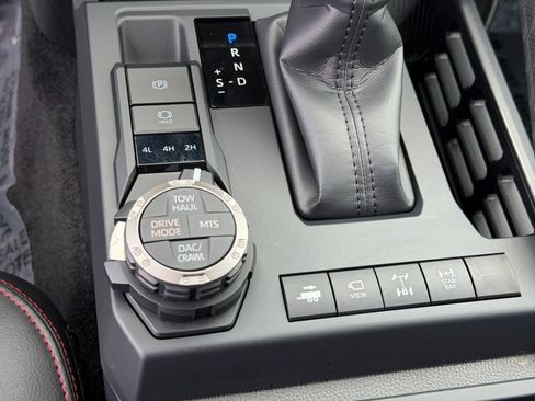 Used 2025 Toyota Tacoma TRD Pro AWD/4WD image 25
