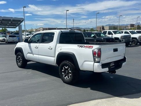 Used 2023 Toyota Tacoma TRD Off-Road w/ Technology Package AWD/4WD image 21