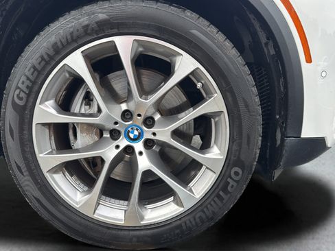 Used 2025 BMW X5 xDrive50e AWD/4WD image 21