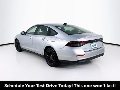 Used 2025 Honda Accord SE image 6
