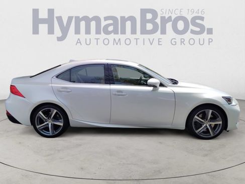 Used 2018 Lexus IS 300 AWD w/ Comfort Package image 2