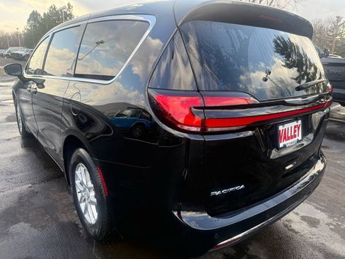 New 2026 Chrysler Pacifica Select FWD image 5