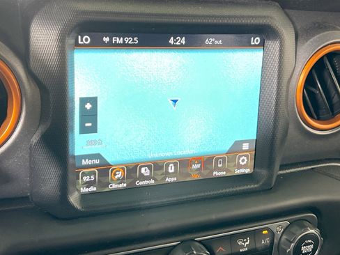 Used 2020 Jeep Gladiator Mojave AWD/4WD image 13