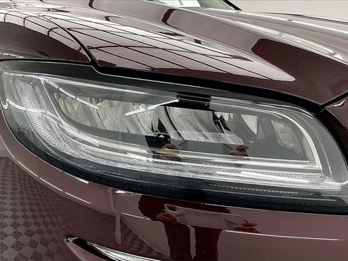 Used 2022 Lincoln Nautilus Reserve image 29