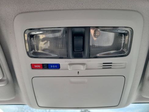 Used 2018 Subaru Forester 2.5i Premium w/ All-Weather Package image 20