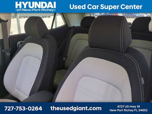 Used 2020 Hyundai Venue SEL w/ Convenience Package FWD image 7