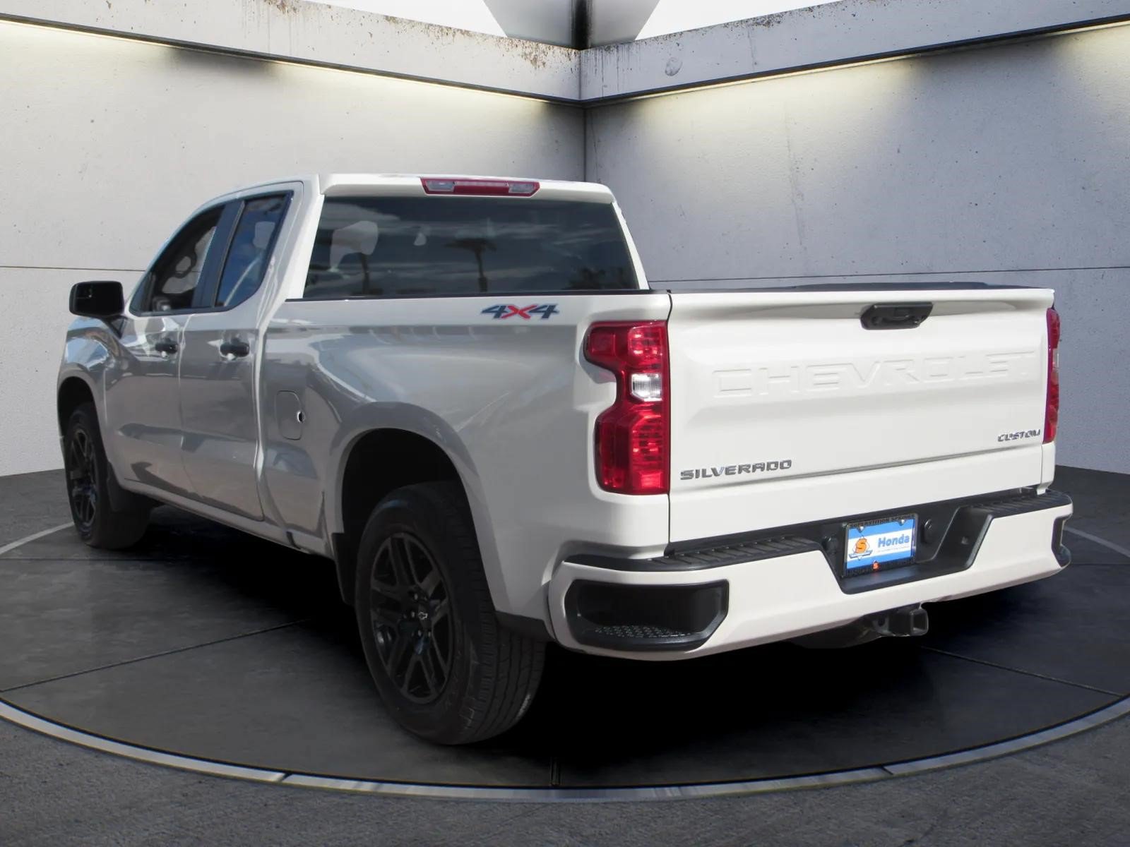Used 2026 Chevrolet Silverado 1500 Custom AWD/4WD image 6