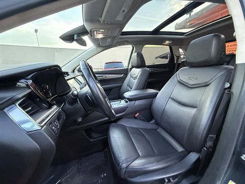 Used 2019 Cadillac XT5 Premium Luxury w/ LPO, Black Ice Package image 19